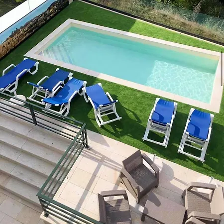 Elegant In With Private Pool